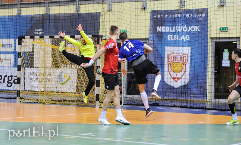 Wybrzeże gromi Meblarzy zdjęcie nr 165133