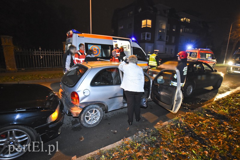 Zderzenie trzech aut na ul. Żeromskiego, trzy osoby w szpitalu zdjęcie nr 165272