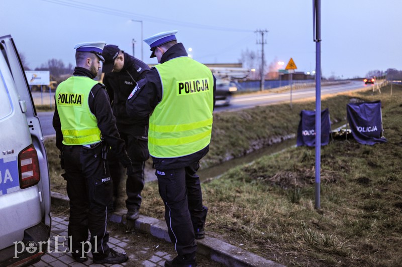  Zwłoki w rowie w Gronowie Górnym zdjęcie nr 165525