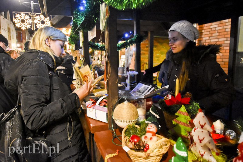 Elbląg Błysnęła światłem panna zielona