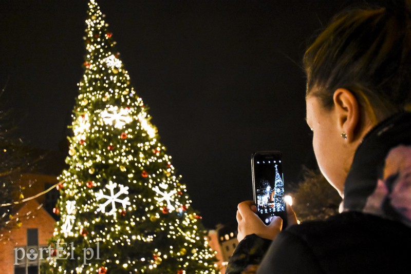 Błysnęła światłem panna zielona zdjęcie nr 165719