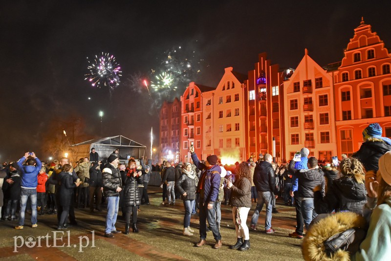 Tak Elbląg przywitał nowy 2018 rok! zdjęcie nr 166984