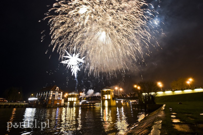 Tak Elbląg przywitał nowy 2018 rok! zdjęcie nr 167000