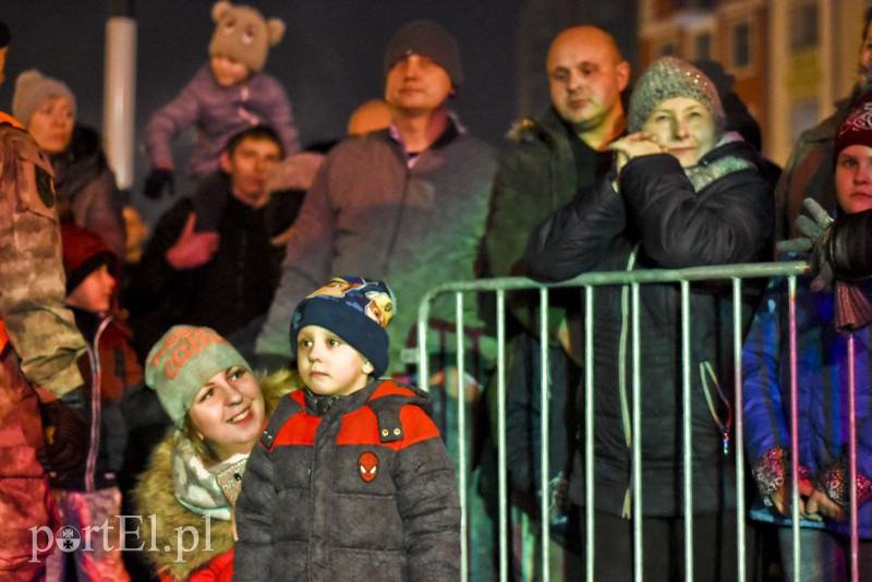 Tak Elbląg przywitał nowy 2018 rok! zdjęcie nr 166975