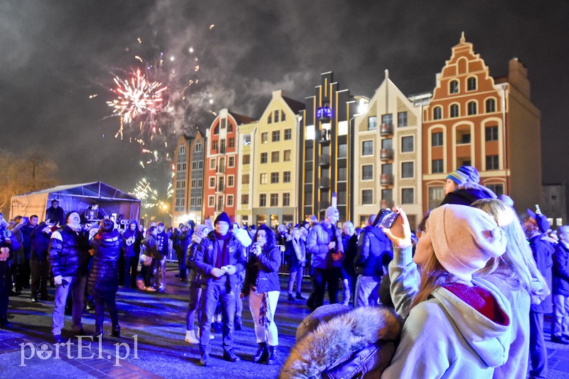 Tak Elbląg przywitał nowy 2018 rok! zdjęcie nr 166983