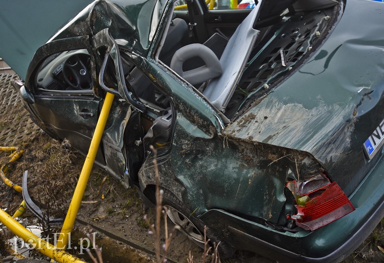 Wpadła do rowu, jedna osoba w szpitalu zdjęcie nr 167005