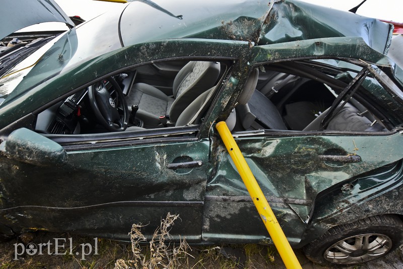 Wpadła do rowu, jedna osoba w szpitalu zdjęcie nr 167002