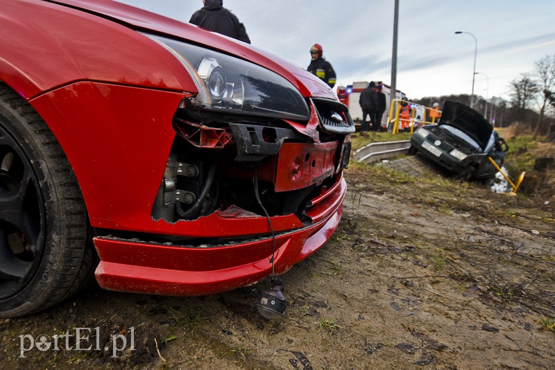 Wpadła do rowu, jedna osoba w szpitalu zdjęcie nr 167014