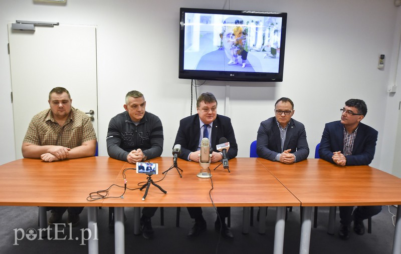 Elbląg Mistrz rzuca na matę i zachęca: W-F jest fajny