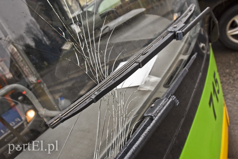 Kobieta potrącona przez autobus na ul. Mickiewicza zdjęcie nr 167114