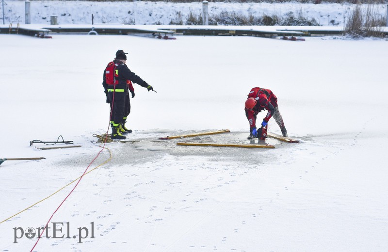 Elbląg Co zrobić, gdy pod kimś załamie się lód?
