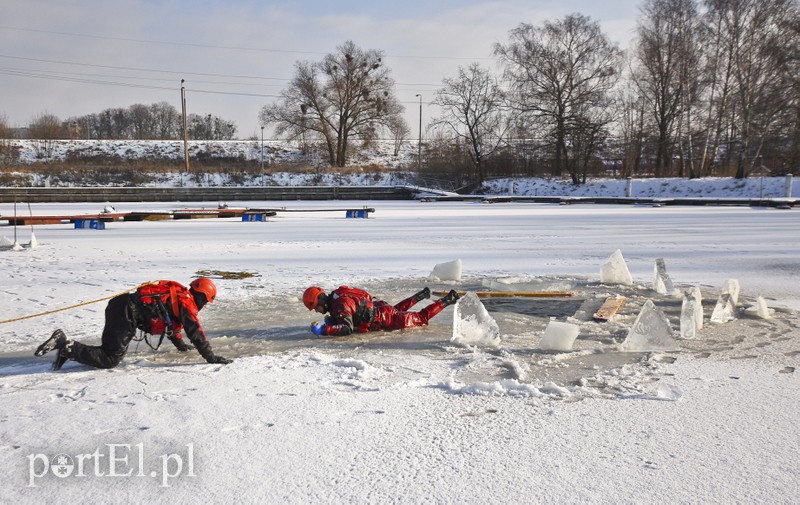 Co zrobić, gdy pod kimś załamie się lód? zdjęcie nr 168888