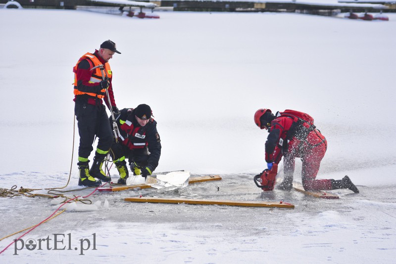 Co zrobić, gdy pod kimś załamie się lód? zdjęcie nr 168854