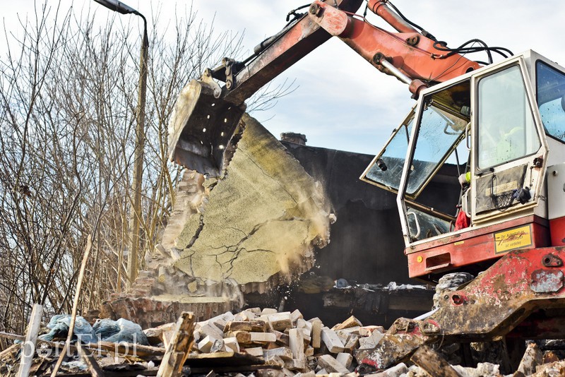 Wyburzają kolejny budynek zdjęcie nr 169217