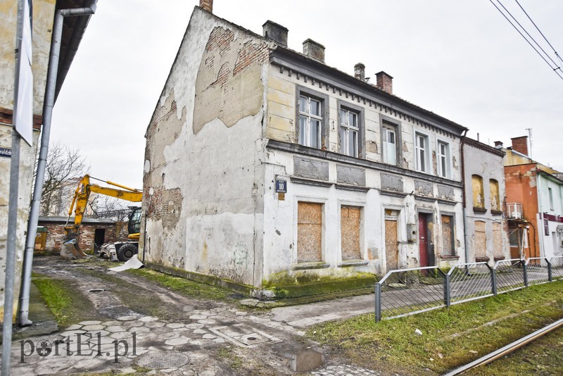 Wyburzają kolejny budynek zdjęcie nr 169202