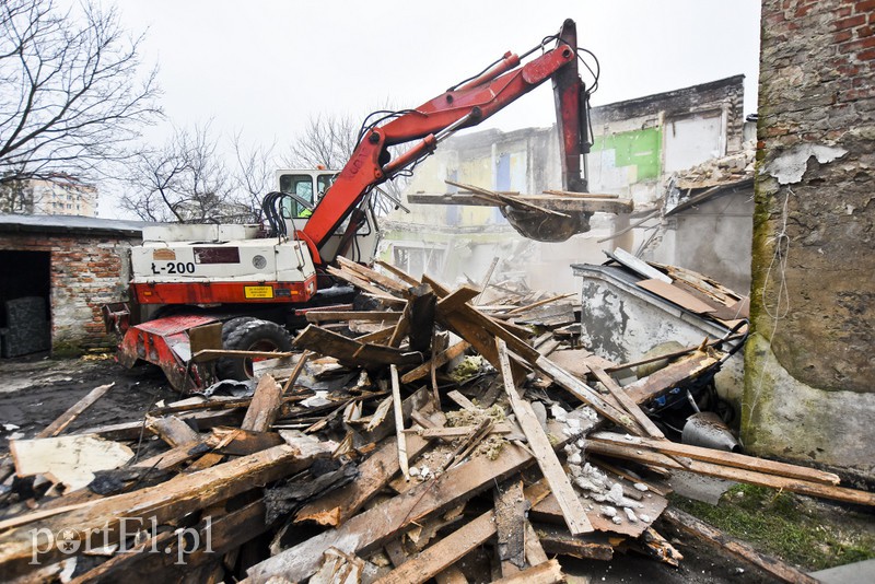 Wyburzają kolejny budynek zdjęcie nr 169206