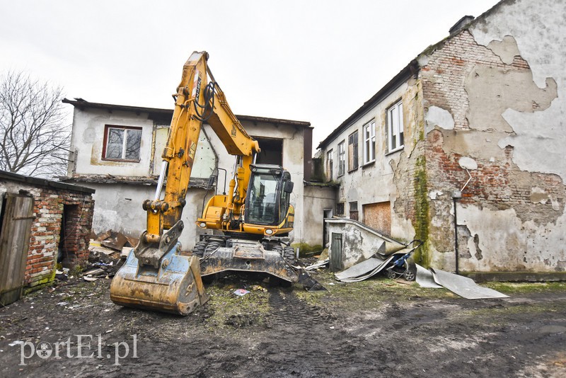 Wyburzają kolejny budynek zdjęcie nr 169203