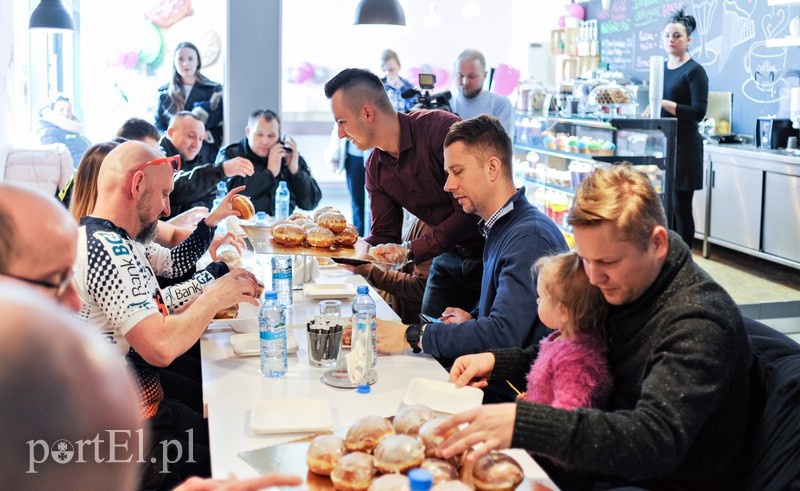 "Pączek" zwyciężył zdjęcie nr 169475