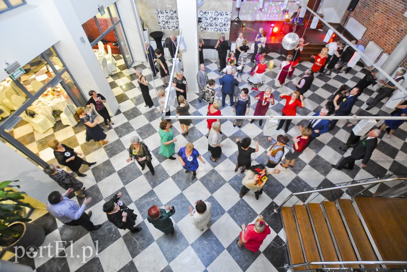 Tak się bawią starsi studenci zdjęcie nr 169748