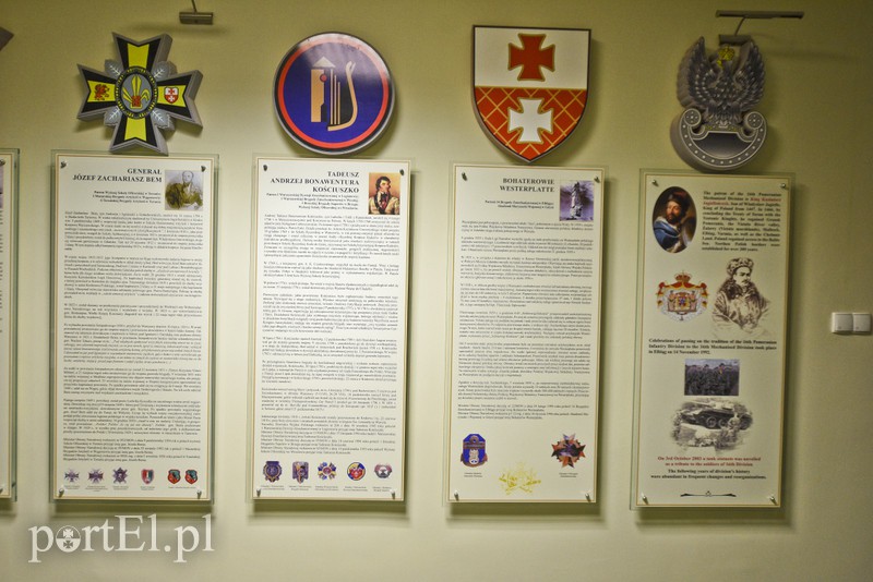 Co się dzieje przed klubem wojskowym przy ul. Królewieckiej? zdjęcie nr 169952