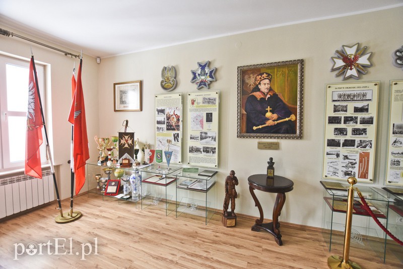 Co się dzieje przed klubem wojskowym przy ul. Królewieckiej? zdjęcie nr 169953