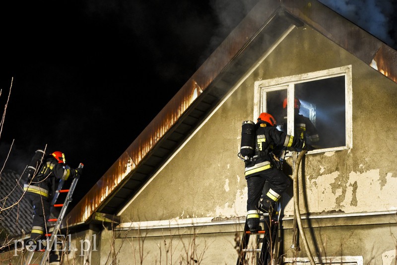 Pożar domku jednorodzinnego przy ul. Niborskiej zdjęcie nr 169976
