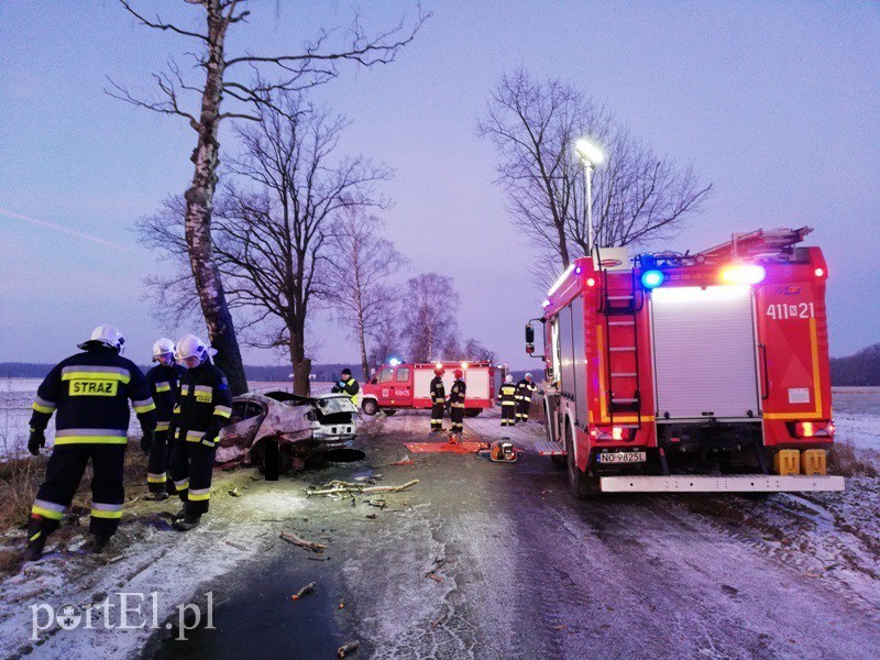 Tragedia pod Wilczętami. W aucie zginęło pięć młodych osób zdjęcie nr 170374