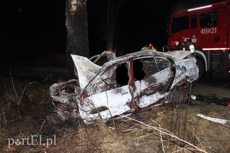 Tragedia pod Wilczętami. W aucie zginęło pięć młodych osób zdjęcie nr 170364