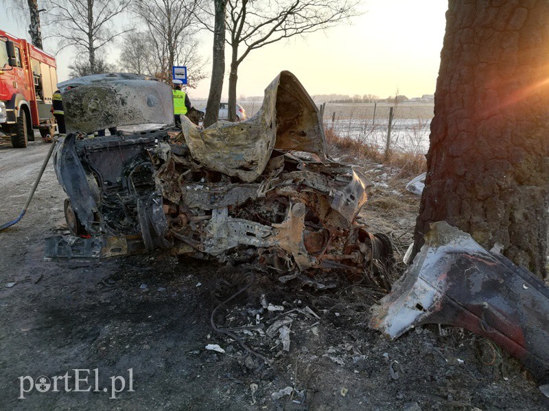 Tragedia pod Wilczętami. W aucie zginęło pięć młodych osób zdjęcie nr 170372