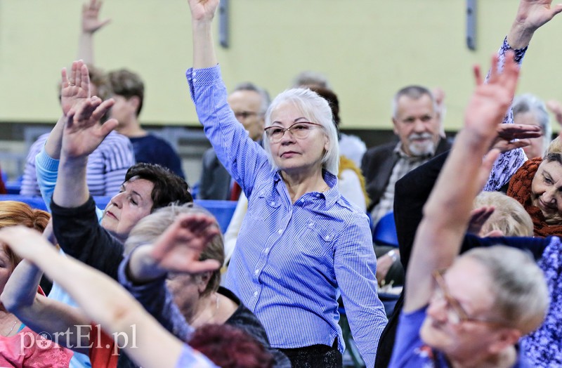 Tak seniorzy ćwiczą jogę zdjęcie nr 170401