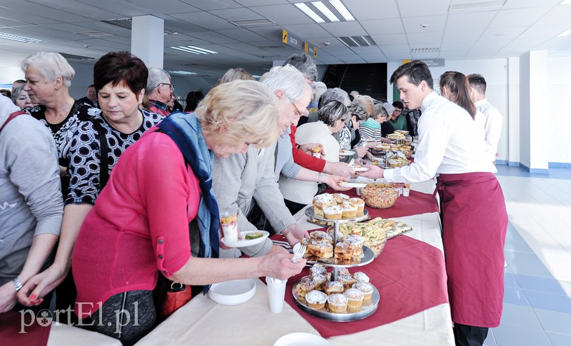 Tak seniorzy ćwiczą jogę zdjęcie nr 170416