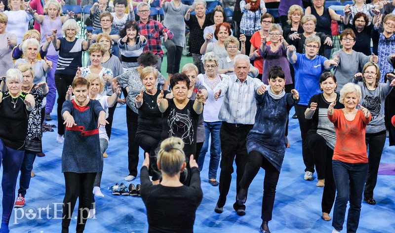 Tak seniorzy ćwiczą jogę zdjęcie nr 170411