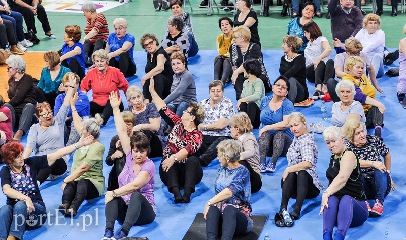 Tak seniorzy ćwiczą jogę zdjęcie nr 170410