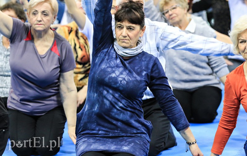 Tak seniorzy ćwiczą jogę zdjęcie nr 170398