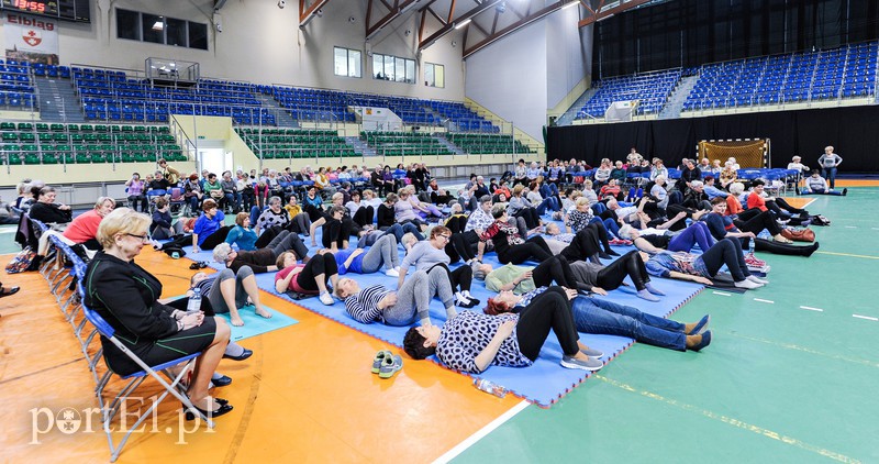 Tak seniorzy ćwiczą jogę zdjęcie nr 170413