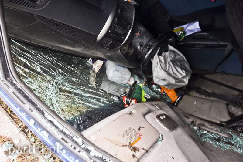 Dachowanie na DK-7, kierowca bez prawa jazdy zdjęcie nr 171320