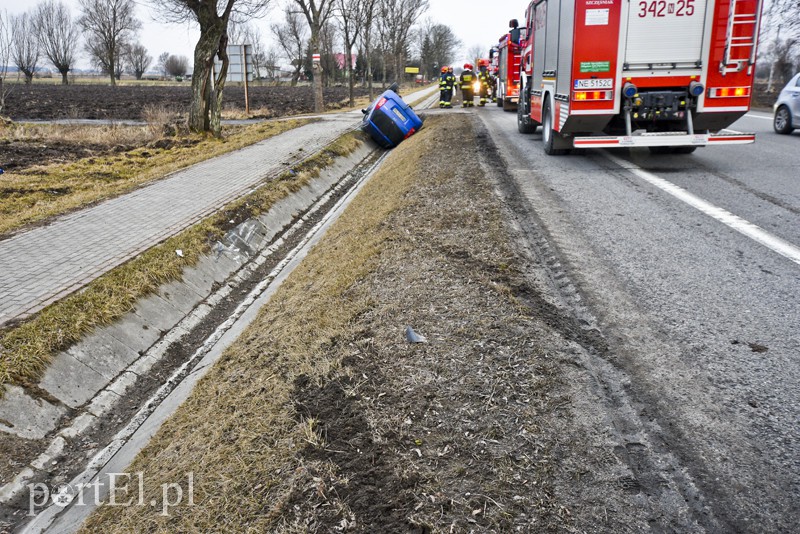 Dachowanie na DK-7, kierowca bez prawa jazdy zdjęcie nr 171318