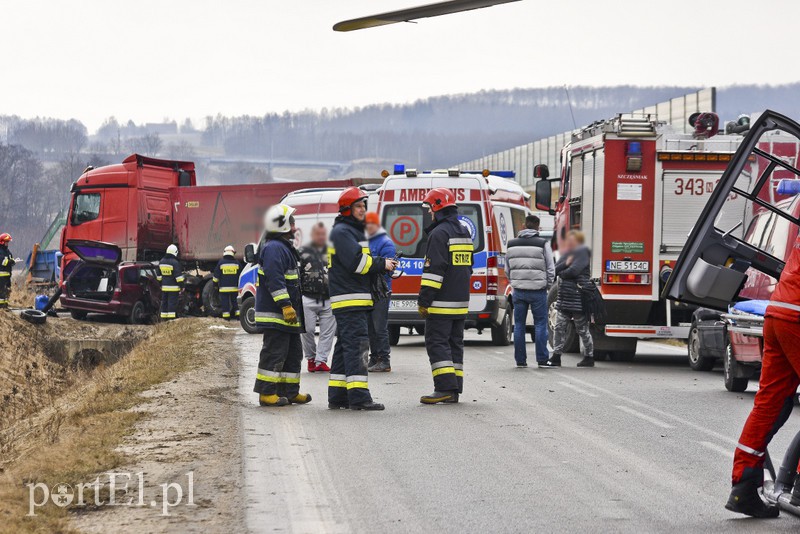 Elbląg Wypadek na starej siódemce. Pięć osób rannych