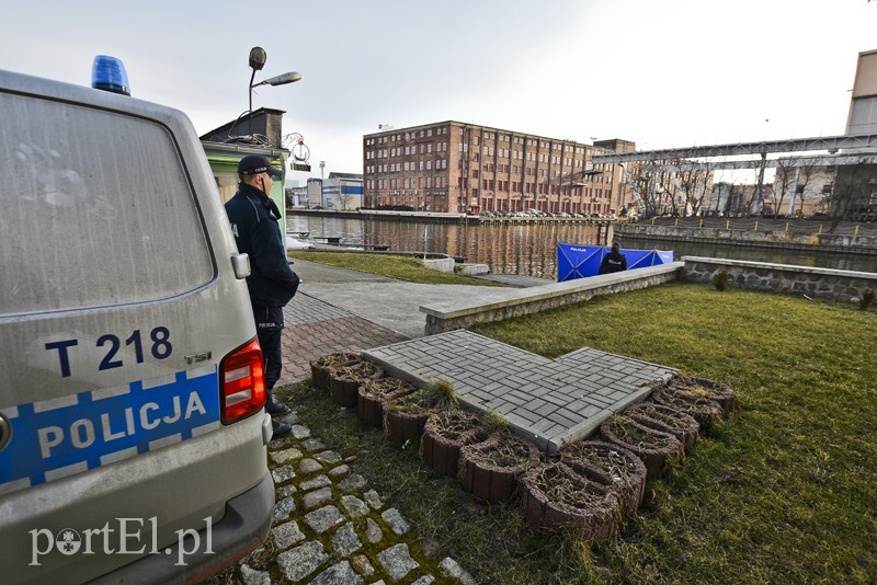 Zwłoki w rzece Elbląg zdjęcie nr 172312