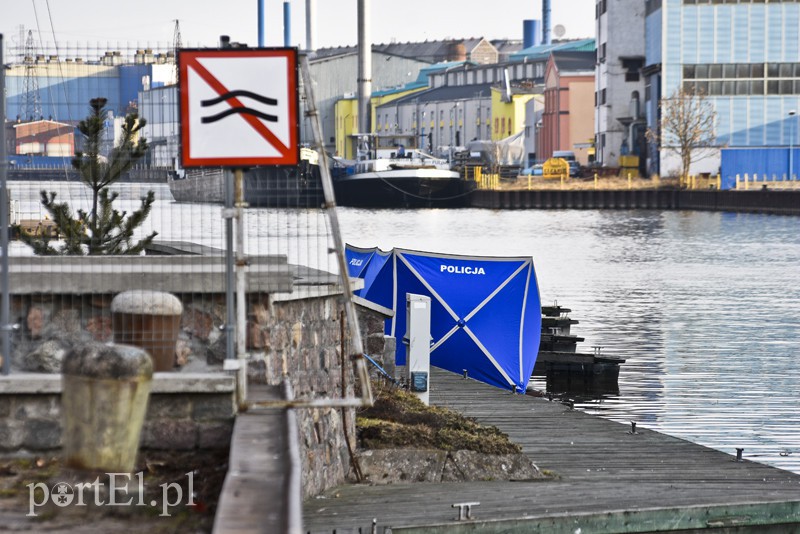Zwłoki w rzece Elbląg zdjęcie nr 172309