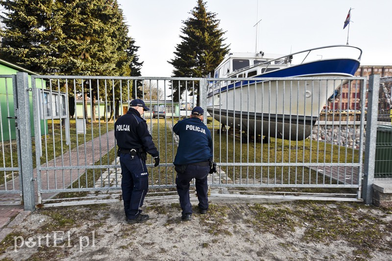 Zwłoki w rzece Elbląg zdjęcie nr 172313