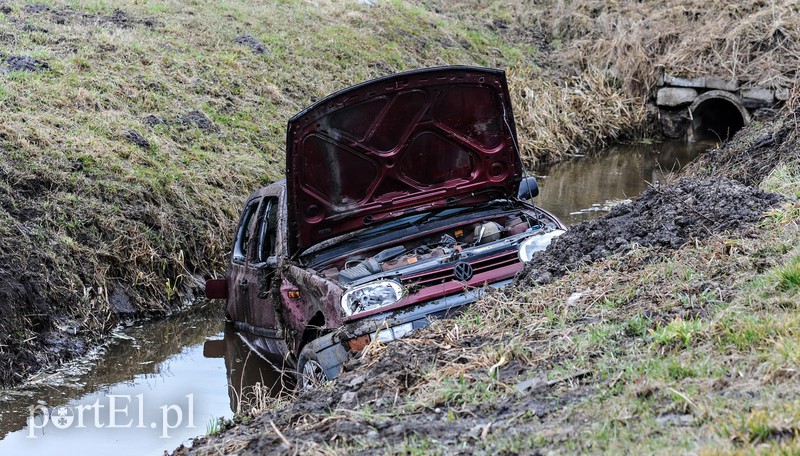 Wpadła do rowu, miała dużo szczęścia zdjęcie nr 172615
