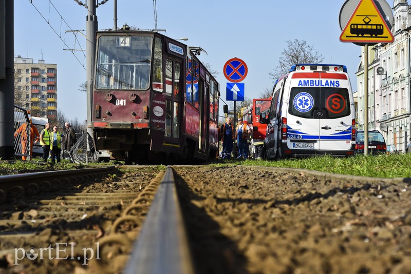 Wjechał toyotą pod tramwaj zdjęcie nr 173361
