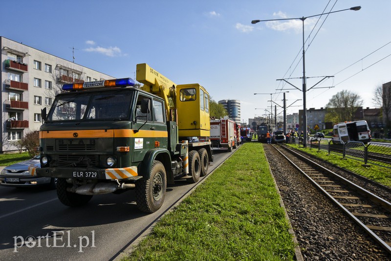 Wjechał toyotą pod tramwaj zdjęcie nr 173358