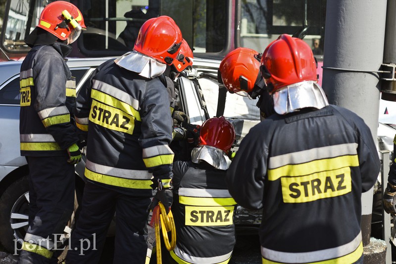 Wjechał toyotą pod tramwaj zdjęcie nr 173343