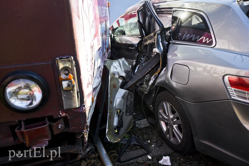 Wjechał toyotą pod tramwaj zdjęcie nr 173356