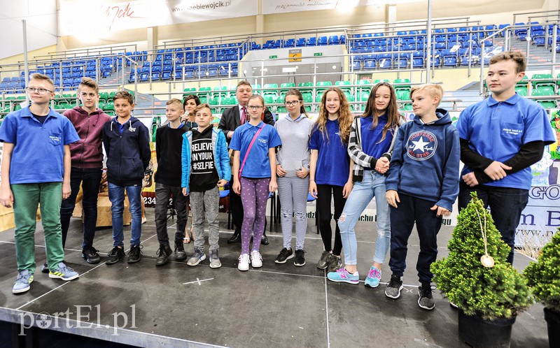 Kilometry nakrętek od uczniów zdjęcie nr 174152