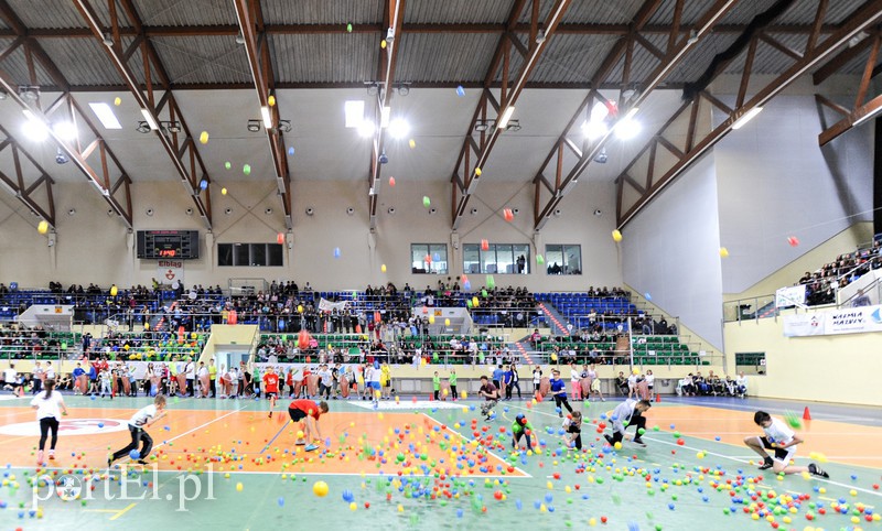 Kilometry nakrętek od uczniów zdjęcie nr 174118