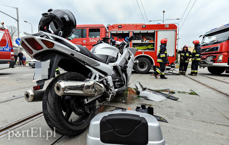 Motocykl zderzył się z volvo zdjęcie nr 174217