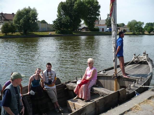 Przypłynęła łódź kurońska zdjęcie nr 13836